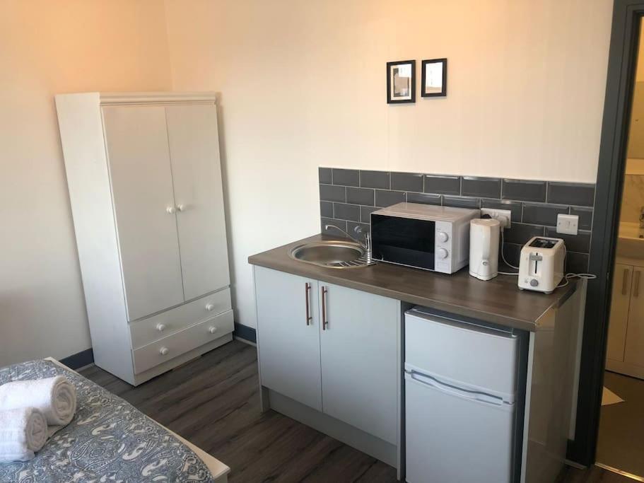Newly Refurbished Studio, Great Location 8 Studios Нотингам Екстериор снимка