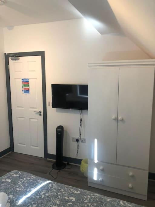 Newly Refurbished Studio, Great Location 8 Studios Нотингам Екстериор снимка